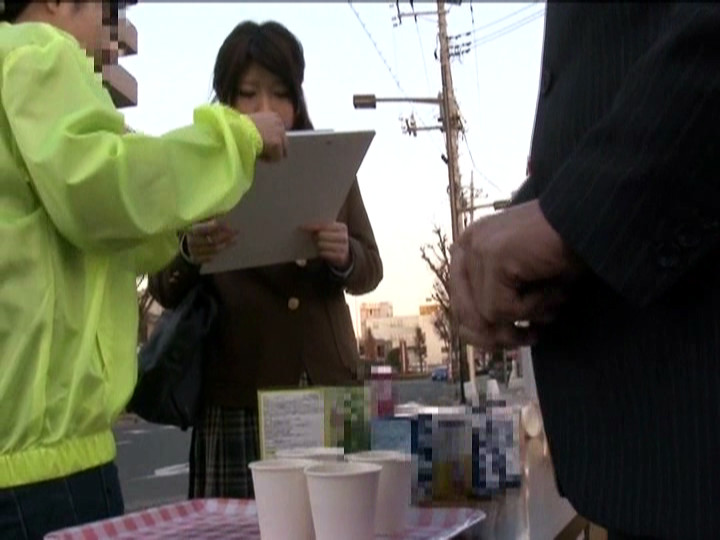 利尿剤を飲まされ我慢できずに何度も失禁イキする女子校生1