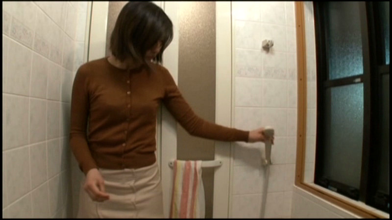 【naturalhigh-0977】媚○が効く前にオマ○コを洗う新妻 無念の発情2の見所画像14