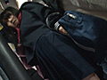 満員バスで制服越しに乳揉み痴漢される巨乳女子校生 サンプル画像1