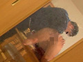 逃げても背後からホジくりまくるバック手マンで潮を吹かされ続け屈服する敏感女子大生3