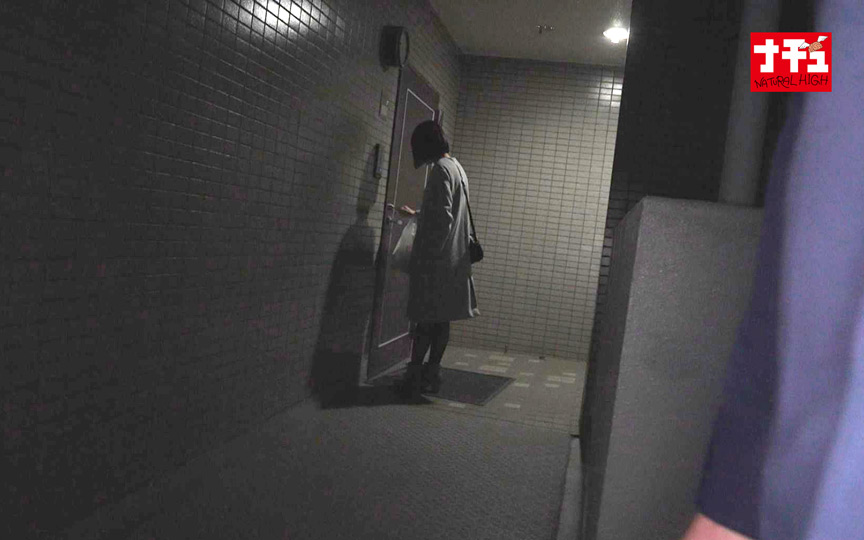 奥突きバウンドピストンでイキ壊れた女4 痙攣微乳オンナ 画像2
