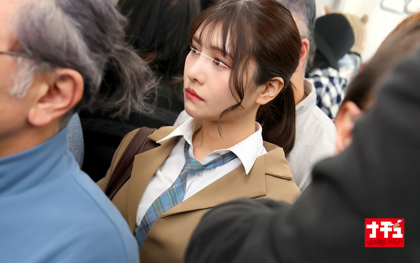 ミニスカ生足羞恥9 短いスカートをめくってやりまくれ! 13枚目