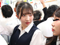 粘着イカセ電車2 延々とクリを弄られ濃蜜を垂らすトロマン女