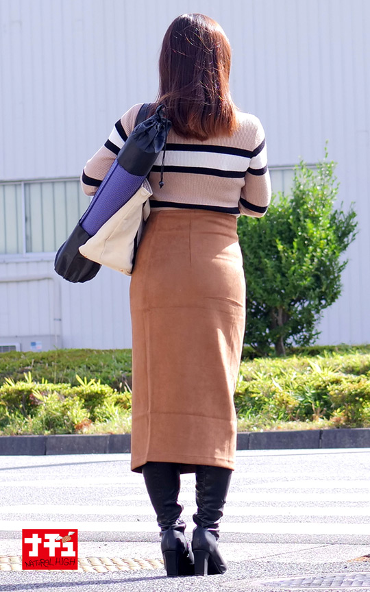 スカート巾着尻で助けを求められても我慢できない！2 画像1