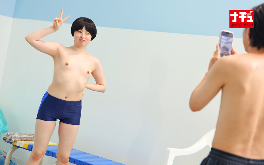 つるぺた素人女子だって男水着チャレンジ 画像2