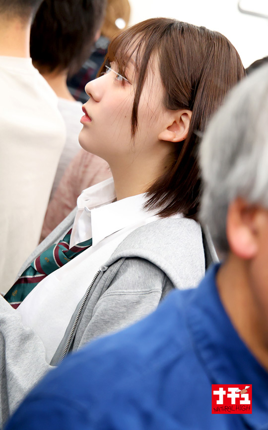 ミニスカ生足羞恥10 パーカー健脚J○ 画像1