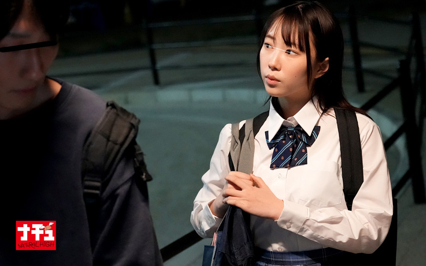 就寝中の夜行バスで指マンされた気弱女子5 素朴敏感娘 画像1