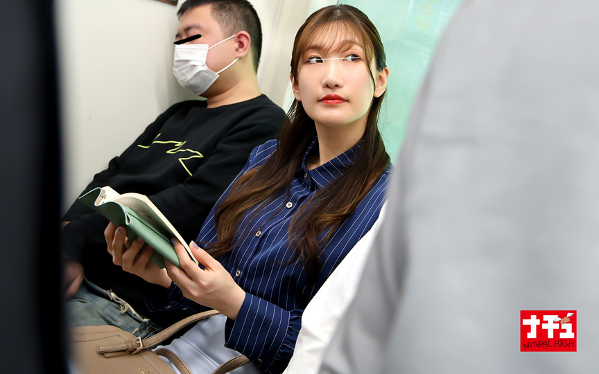 パンスト穴あけ指入れで感じまくる美脚女6 人妻スケベOL 画像1
