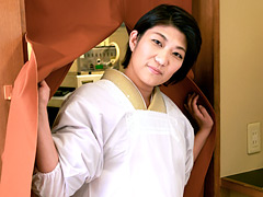 【エロ動画】艶めかしいうなじがソソる小料理屋の美人女将とヤリたいの人妻・熟女エロ画像