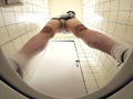 女子トイレ覗き迫力の放尿と生々しいオナニー ＃8 サンプル画像7