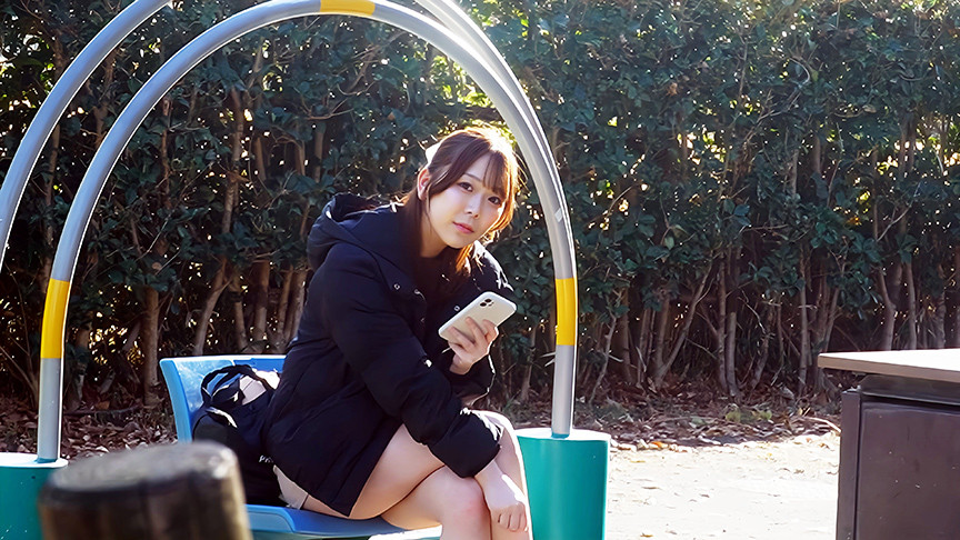 街のお姉さんがエロ過ぎてずっと見てたら抜いてくれた話 画像1