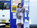 街のお姉さんがエロ過ぎてずっと見てたら、こっそり口で抜いてくれた話