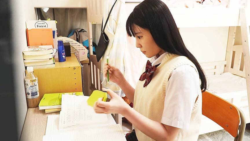 発育途中のぬるねるおま○こ こっそりオナニーざかり 画像1