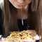 和風美女が焼きそばに唾を吐きM男に食べさせました！！
