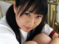 黒髪少女の恥辱と排尿