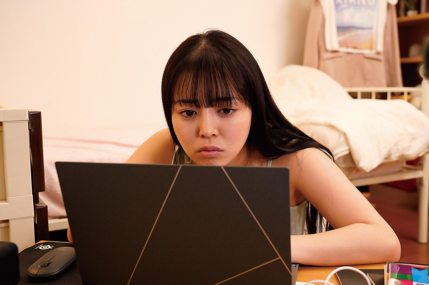 課題のヌードモデルを兄と父にお願いしたら 羽月乃蒼 画像1