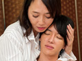 溺愛する息子を禁断の愛で包み込むお母さん 安野由美 のサンプル画像 1