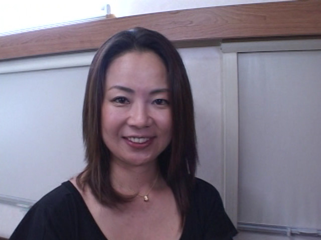 東京熟女脱糞8 下町、埼玉、千葉から来た買い物前のオバさんたち集合！