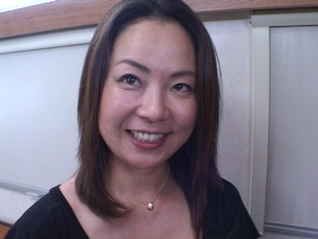 東京熟女脱糞8 下町、埼玉、千葉から来た買い物前のオバさんたち集合！