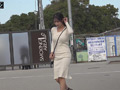満員電車で乳首だけを徹底的に開発されるアヘ顔敏感女2 サンプル画像1