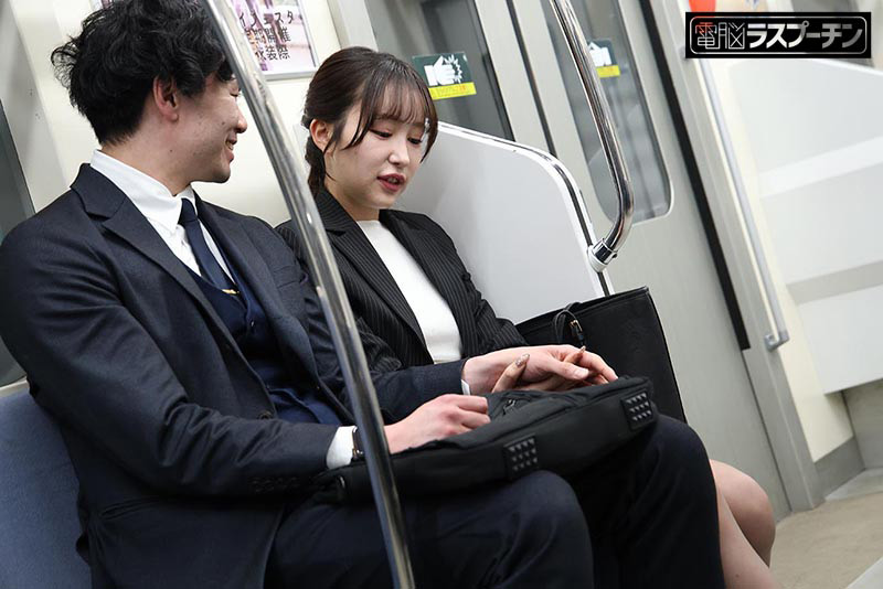 最終電車で見つけたぐっすりOLに勝手中出し 高山エミリ 画像1