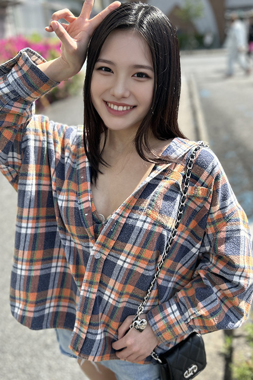 クラブで男を食いまくる肉食系キツマン穴モテ娘 まりな