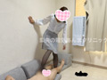足の裏をくすぐられながら足で生のチンコを扱かれて泣きそうな声で気持ちいい…と感じてしまうM男！