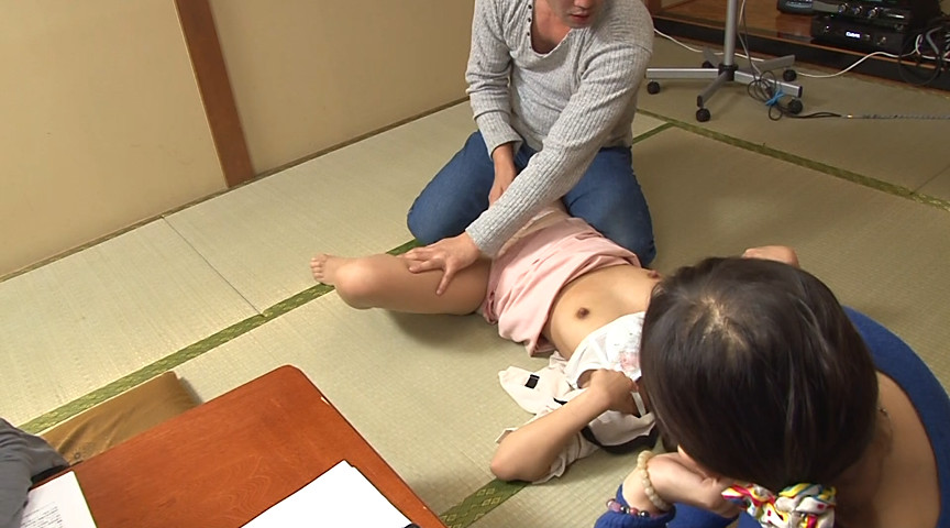 【rocket-0410】婦人会の集まりで全裸で羞恥宴会芸をさせられた僕の妻の見所画像14