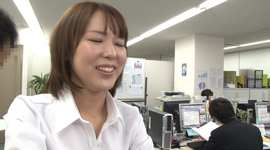 【rocket-0434】常に笑顔でお仕事中に性交の見所画像12