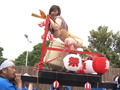 イカレた羞恥祭り強行開催 オマ○コ丸出し女神輿まつり サンプル画像2