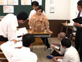 羞恥！新任女教師が学習教材にされる男子校の性教育13 サンプル画像2