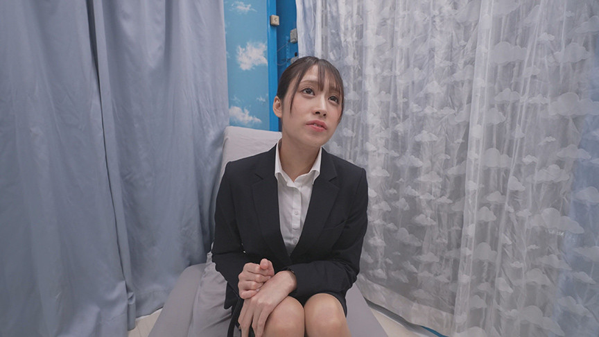 おま○こくぱぁ～しながら潮吹き我慢面接！こはる編 画像1