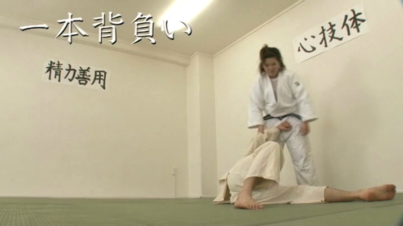 女柔道家 日本強化選手 人生初のナマ中出しレ〇プのサンプル画像
