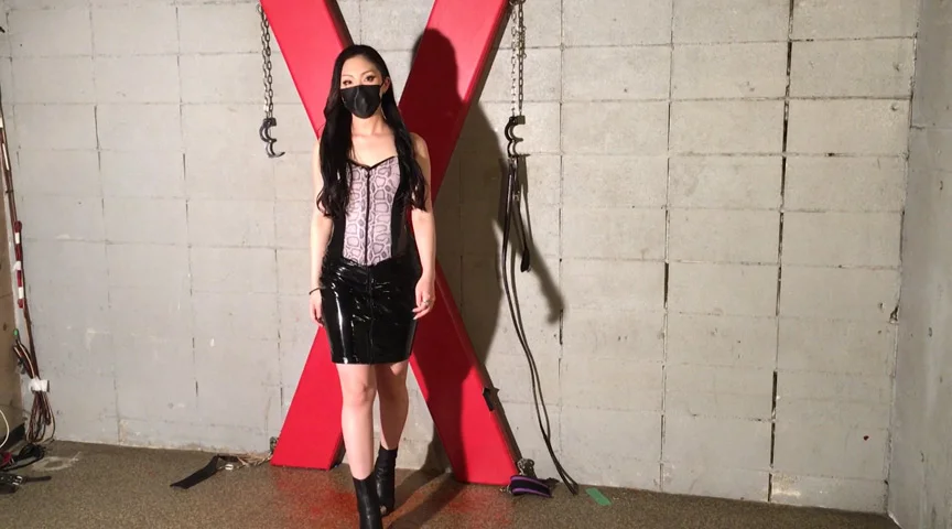 平伏せ！紫紀（しき）女王様、参上！