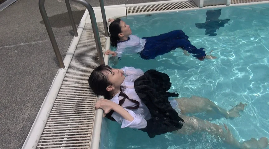 三姉妹の寛ぎ（掃除ver）