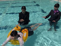 乱入者と水泳訓練 画像3