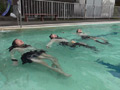 三つ巴の水中遊泳 3