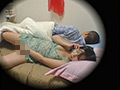 盗撮～旦那の寝てる横でオナニー サンプル画像4