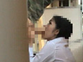 昼下がりのベランダで不貞行為を愉しむ変態人妻 サンプル画像3