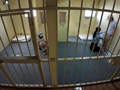「性犯罪撲滅治療院」 症状の重い独居房囚人の性交治療 サンプル画像1