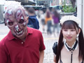 渋谷のハロウィンで見つけたパリピが挑戦！爆乳メイド