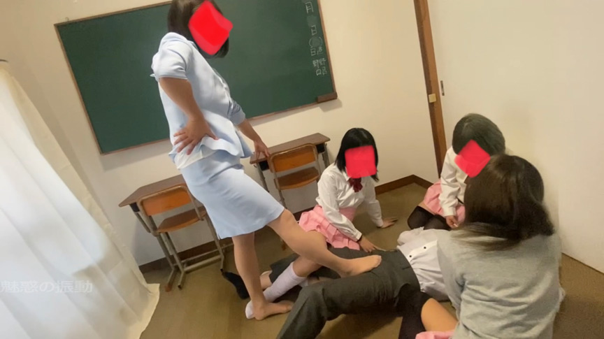 JK3人と長身美女教師が教頭先生を脱がせて快楽地獄の刑 画像4