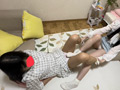美女姉妹の姉が妹に電気アンマ&くすぐりの刑!のサンプル画像5