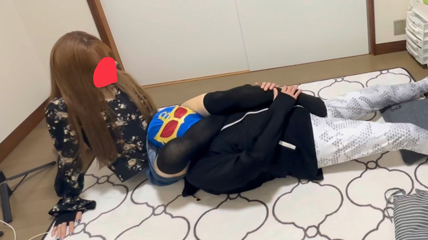 【X女王様】ドS彼女の首4の字と電気アンマで完全敗北 画像5