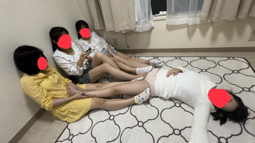 みーなちゃんに3人がかりで電気アンマ＆くすぐりの刑 画像14