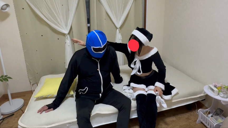 九条さやかさんからのプレゼントは強烈すぎる電気アンマ 画像1