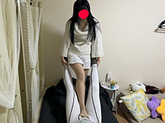 マチアプで出会った黒髪美脚のゆきのちゃんは足責め相手をアプリで探してた！ 逝かされまくりM堕ちさせられる