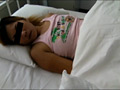 美人な入院患者のあらわな姿を隠し撮りした映像 サンプル画像5