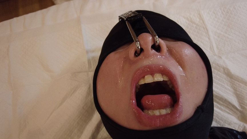 槐モナ女王様の唾吐き・臭い責め手コキ 画像1