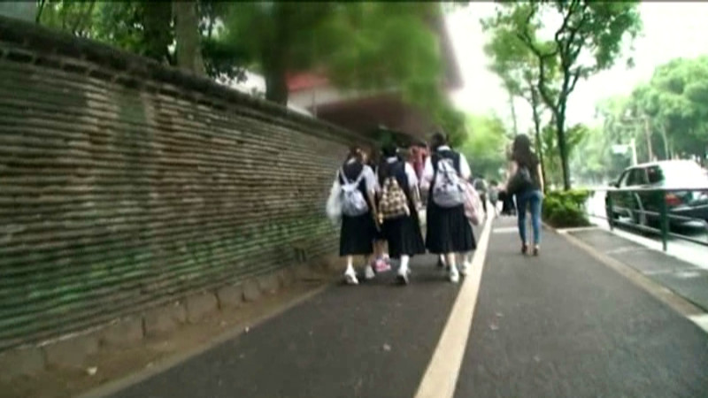 田舎から東京にやって来た修学旅行生8-3